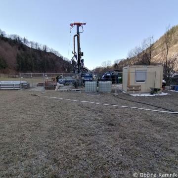 Izvedba globoke razsikovalne vrtine na lokaciji Iverj